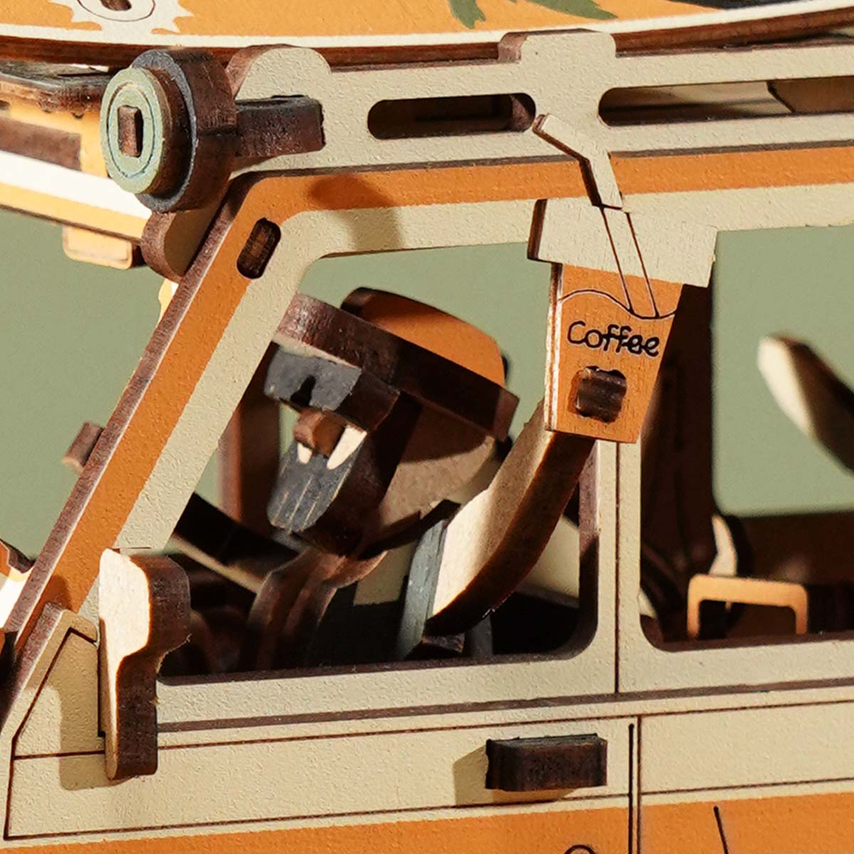 ROKR Road Tripper MCD03 design origin card showing the orange wooden station wagon modeled after a classic beach holiday station wagon