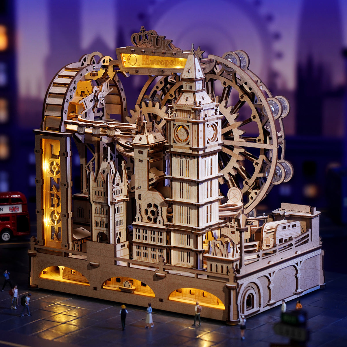 ROKR Marble Travel • London Wooden 3D wooden marble run, detail close-up EGB01