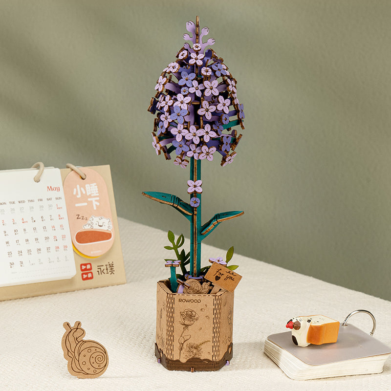Rowood Holzblumenstrauß TW01H 3D-Holzpuzzle, Nahaufnahme der filigranen lasergeschnittenen Teile