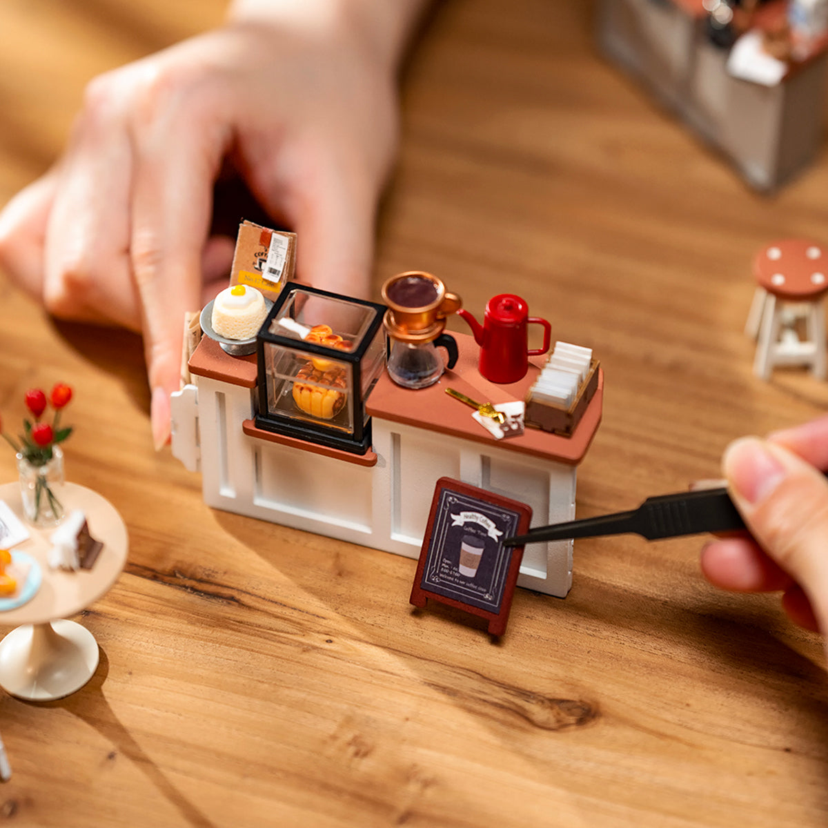 Rolife Flavory Café Miniature House DG162 DIY book nook miniature kit, packaged kit with instruction manual