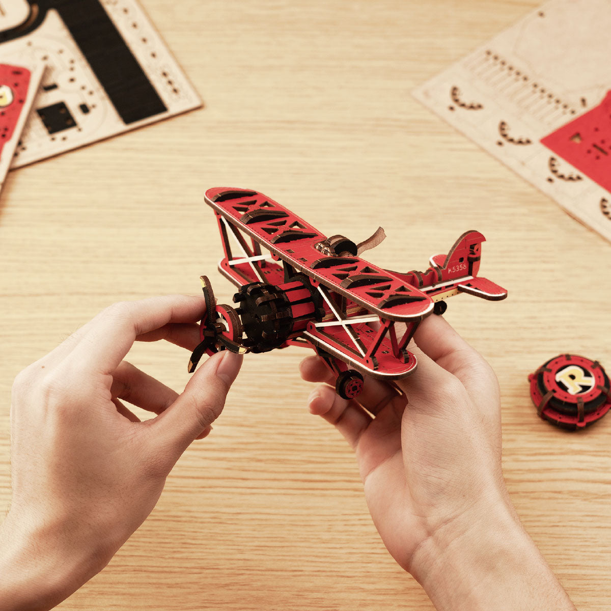 ROKR 3D wooden puzzle kit MCD01, close-up of texture and finish