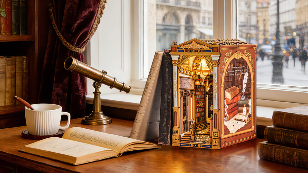 Warmes LED-Licht, eine Bibliothek, die zum Leben erwacht