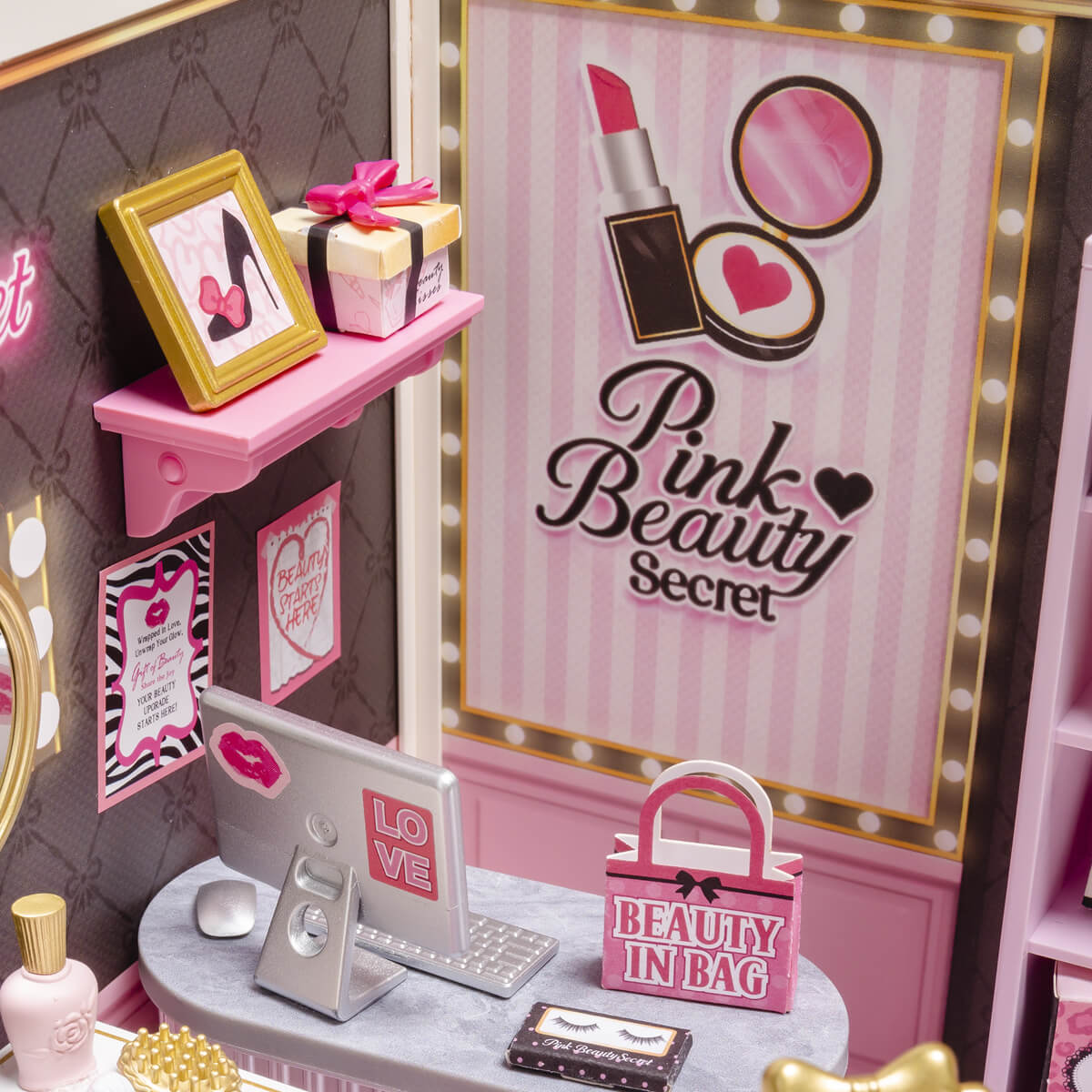 Rolife Pink Beauty Secret Miniature House DW026 DIY miniature house kit, close-up of interior components and accessories