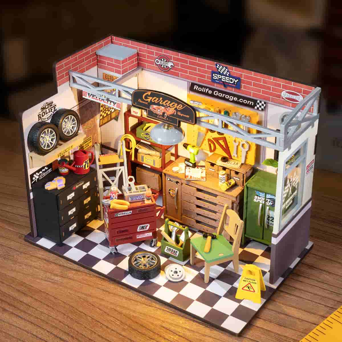 Rolife, Garage Workshop DIY Miniature House Kit, DG165, DIY miniature house kit, detail close-up