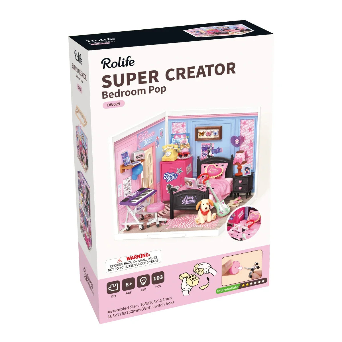 Verpackung von Rolife Super Creator Bedroom Pop DW029 mit Miniatur-Schlafzimmer, Altersangabe 8+, 103 Teilen, LED, mittlerem Schwierigkeitsgrad und fertiger Größe von 163 × 163 × 152 mm.