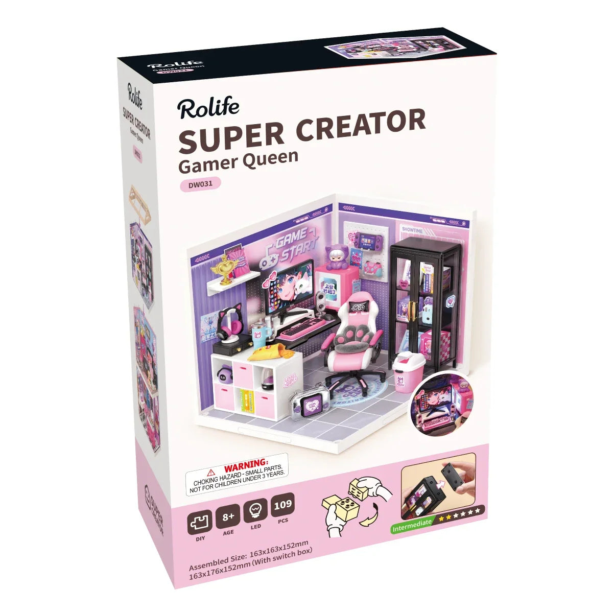 Verpackung von Rolife Super Creator Gamer Queen DW031 mit fertig gebautem Miniatur-Gaming-Zimmer, 109 Teilen, Altersangabe 8+, LED, mittlerem Schwierigkeitsgrad und fertiger Größe 163 × 163 × 152 mm.